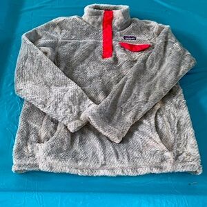 Patagonia Girls Size 10 (medium), light grey with dark pink trim